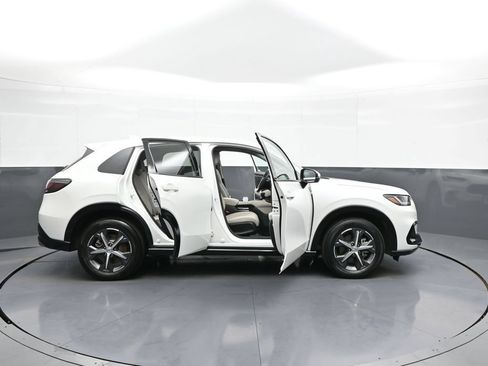 Certified 2024 Honda HR-V EX-L image 41