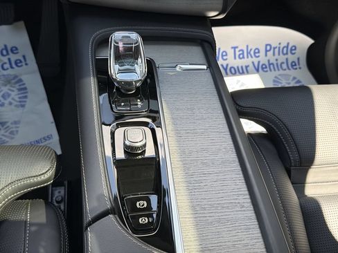 Certified 2025 Volvo XC90 T8 Ultra w/ Protection Package Premier AWD/4WD image 22