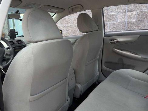 Used 2010 Toyota Corolla LE FWD image 17