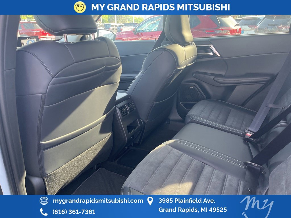 New 2026 Mitsubishi Outlander SE AWD/4WD image 21