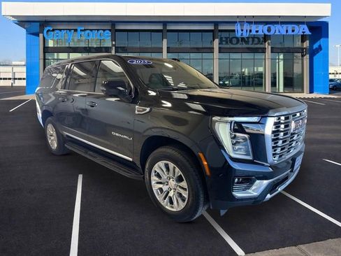Used 2025 GMC Yukon XL Denali AWD/4WD image 1