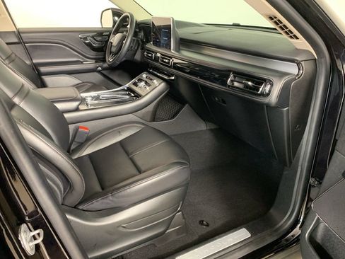 Used 2022 Lincoln Aviator AWD w/ Premium Package image 43