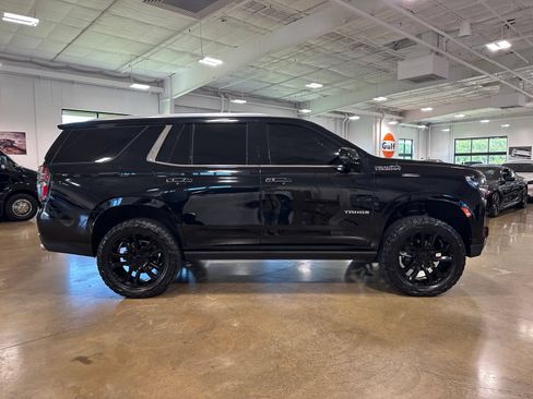 Used 2021 Chevrolet Tahoe High Country w/ Premium Package AWD/4WD image 9