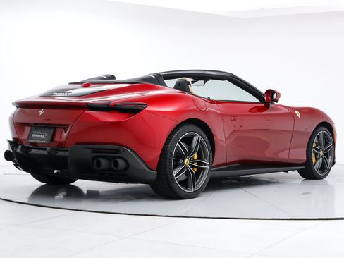 Certified 2025 Ferrari Roma Spider RWD image 2