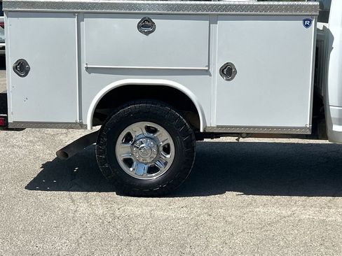 Used 2021 RAM 3500 Tradesman w/ Chrome Appearance Group image 13