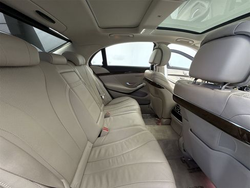 Used 2015 Mercedes-Benz S 550 Sedan w/ Sport Package w/ Sport Package image 34