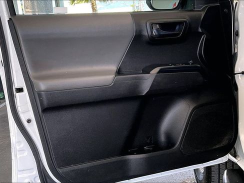 Certified 2022 Toyota Tacoma SR image 21