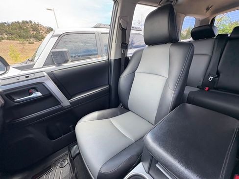 Used 2018 Toyota 4Runner SR5 Premium AWD/4WD image 26