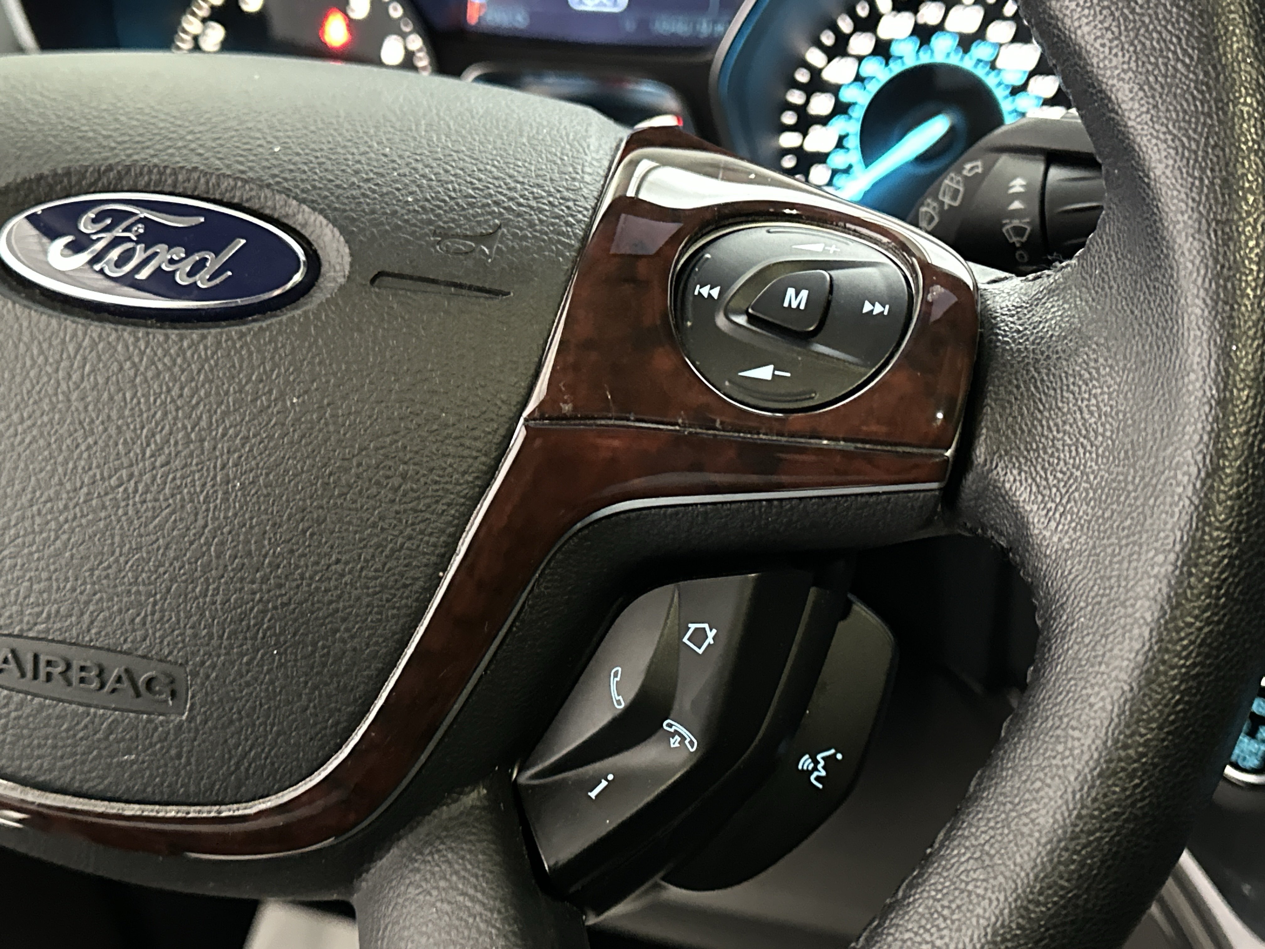 Used 2013 Ford Escape Titanium FWD image 28