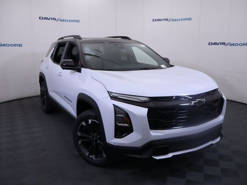 New 2026 Chevrolet Equinox RS w/ Convenience Package III AWD/4WD image 2