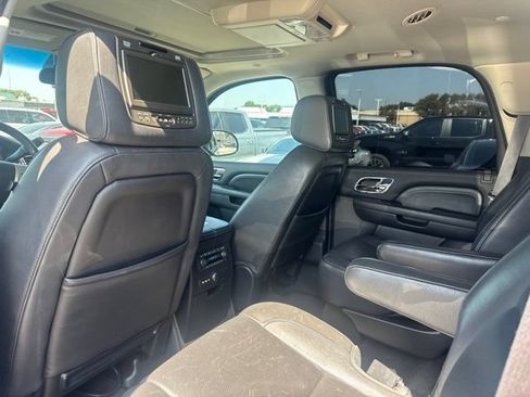 Used 2014 Cadillac Escalade Platinum AWD/4WD image 15