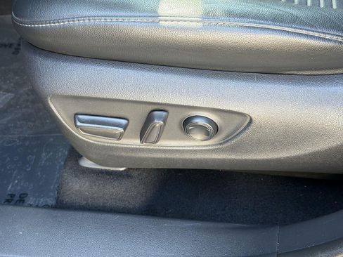 Used 2021 Toyota Highlander XSE FWD image 34