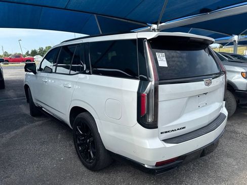 Used 2022 Cadillac Escalade Sport Platinum w/ Heavy-Duty Trailer Package AWD/4WD image 4