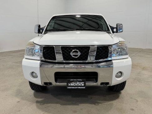 Used 2004 Nissan Titan LE w/ (Tow) Big Tow Pkg AWD/4WD image 3