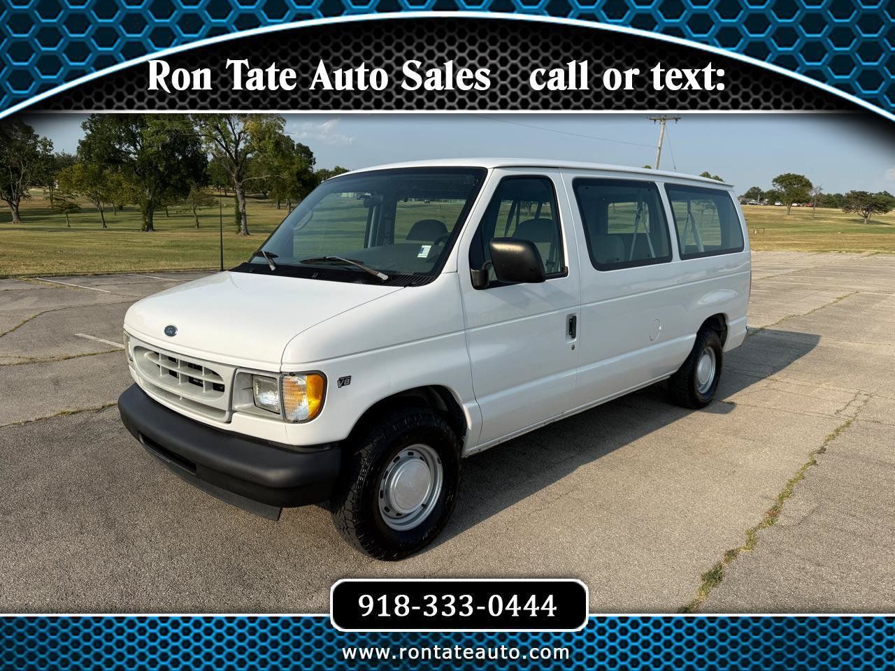 Used 2002 Ford E-150 and Econoline 150 Wagon RWD image 1