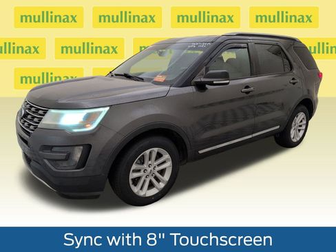 Used 2016 Ford Explorer XLT w/ Equipment Group 201A FWD image 10
