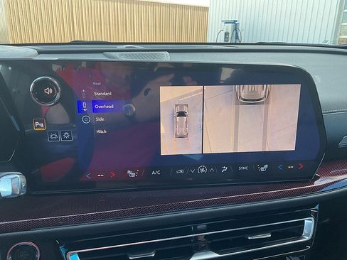 New 2026 Chevrolet Traverse Z71 image 24