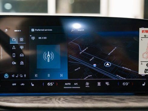 Used 2025 Audi Q5 Premium image 13