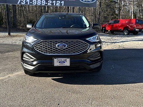 Used 2023 Ford Edge SE image 2