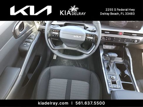 New 2026 Kia Sorento LX FWD image 11