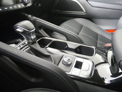 Used 2023 Kia Telluride EX w/ EX Captain's Chair Package image 26