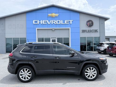 Used 2016 Jeep Cherokee Limited w/ Luxury Group FWD image 7