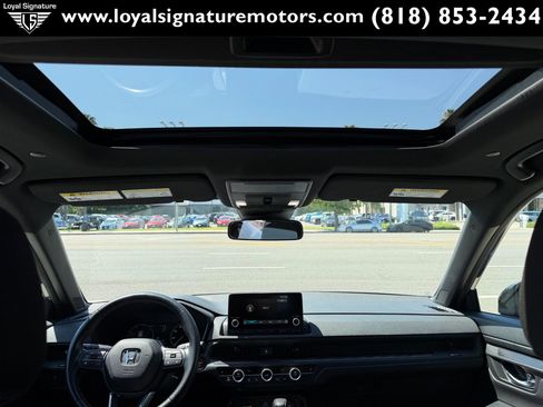 Used 2025 Honda CR-V Sport image 17