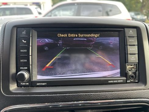 Used 2019 Dodge Grand Caravan SE image 17