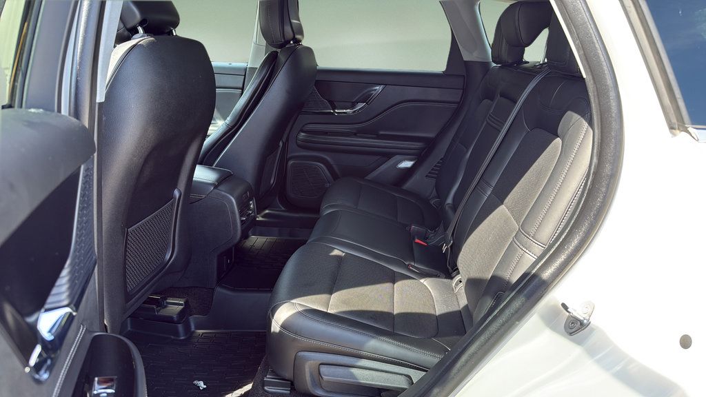 Used 2020 Lincoln Corsair AWD w/ Premium Package image 16