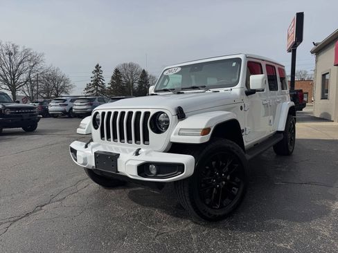 Used 2021 Jeep Wrangler Unlimited Sahara image 2