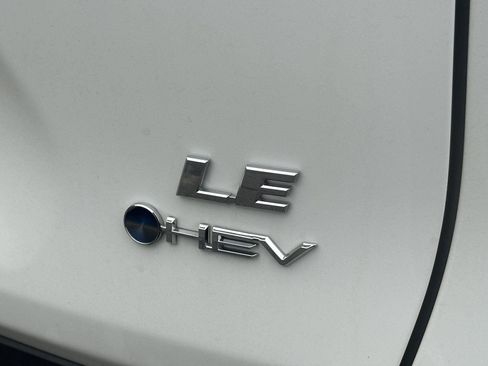 Certified 2025 Toyota RAV4 LE AWD/4WD image 10
