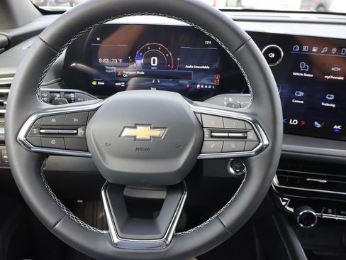 New 2027 Chevrolet Traverse LT w/ Driver Confidence Package AWD/4WD image 7