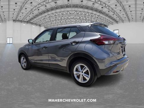 Used 2022 Nissan Kicks S FWD image 3