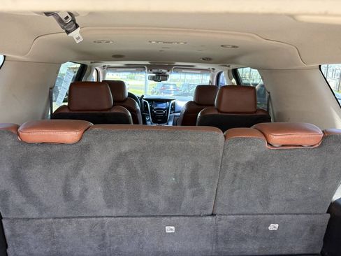 Used 2015 Cadillac Escalade ESV Luxury RWD image 13
