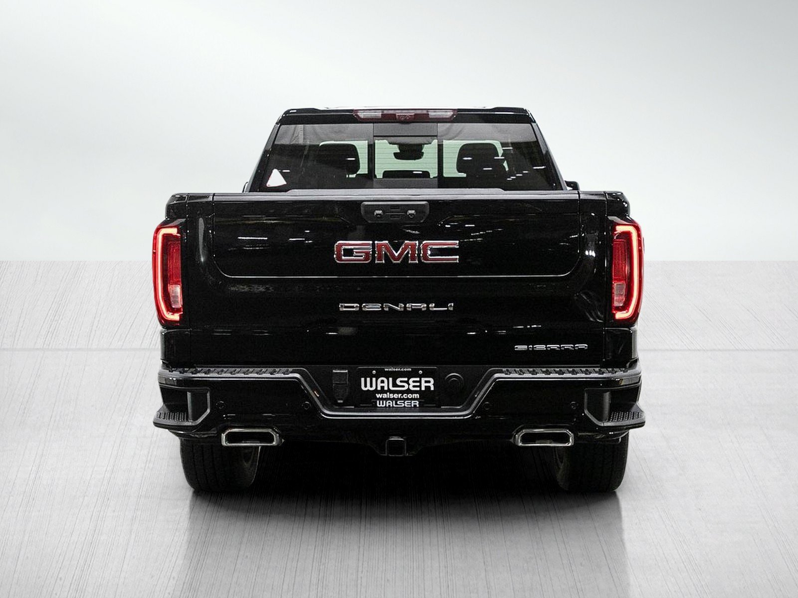 Used 2024 GMC Sierra 1500 Denali w/ Technology Package AWD/4WD image 4
