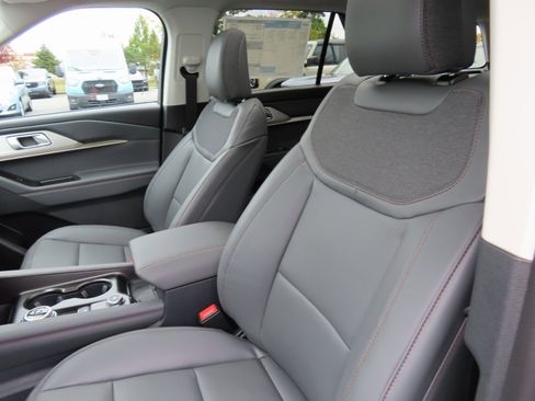 New 2026 Ford Explorer Active image 14