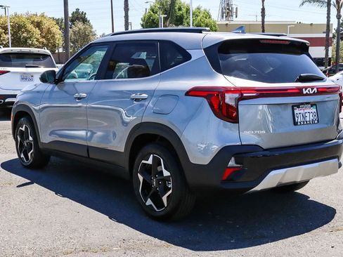 Used 2025 Kia Seltos EX FWD image 9