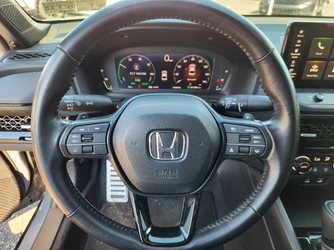 Used 2023 Honda Accord Sport image 9