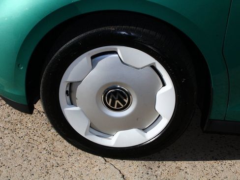 Used 2025 Volkswagen ID. Buzz 1st Edition image 5