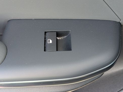 Used 2025 Kia K4 LXS image 28