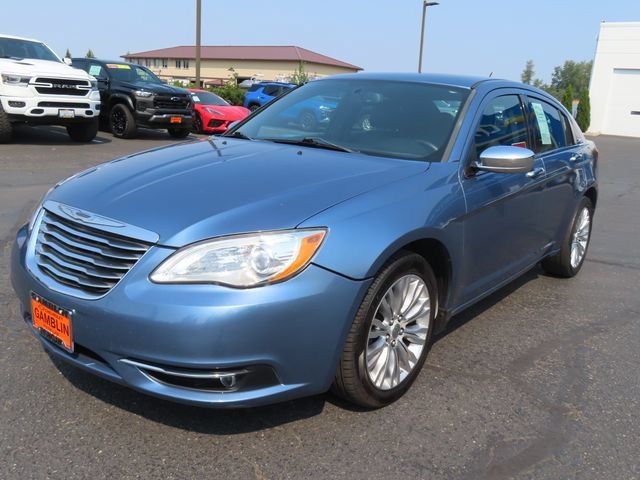 Used 2011 Chrysler 200 Limited FWD image 3