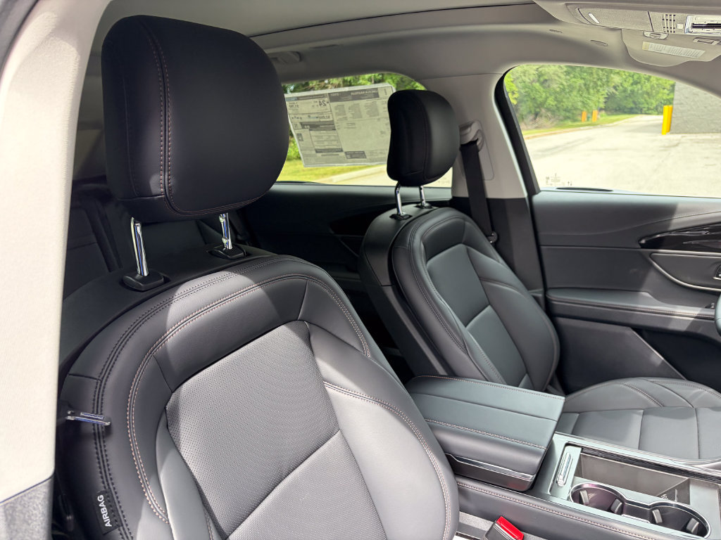 New 2026 Lincoln Nautilus Premier w/ Equipment Group 102A AWD/4WD image 32