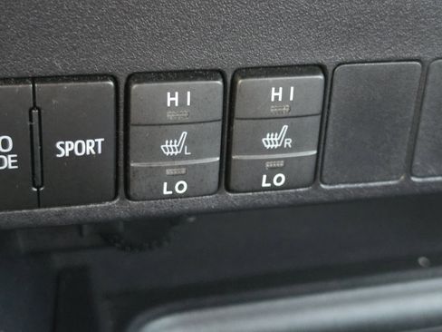 Used 2016 Toyota RAV4 Limited w/ Advanced Technology Package image 25