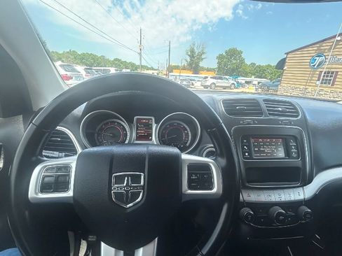Used 2020 Dodge Journey SE w/ SE Popular Equipment Group FWD image 12