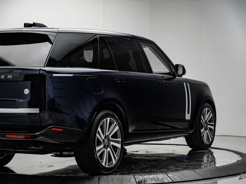 Used 2023 Land Rover Range Rover SV AWD/4WD image 19