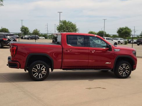 Used 2024 GMC Sierra 1500 AT4 w/ Technology Package AWD/4WD image 4