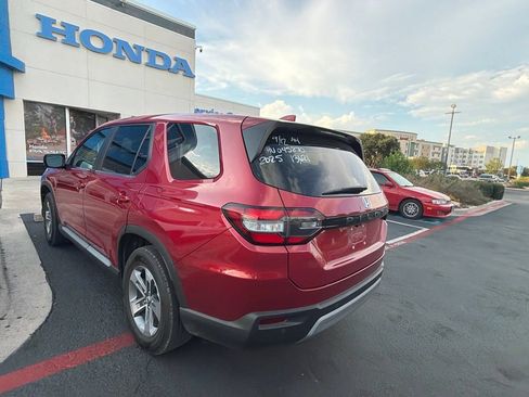 Used 2025 Honda Pilot EX-L image 8