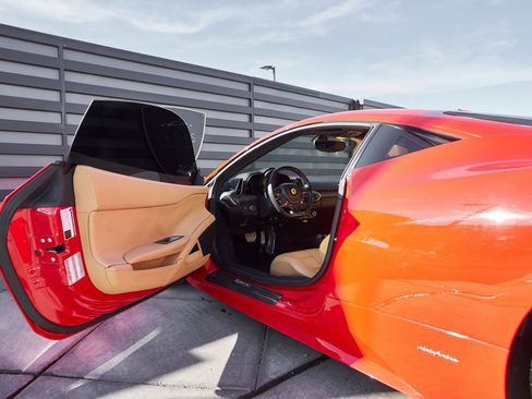 Used 2013 Ferrari 458 Italia Coupe image 34