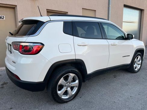 Used 2018 Jeep Compass Latitude w/ Popular Equipment Group FWD image 11