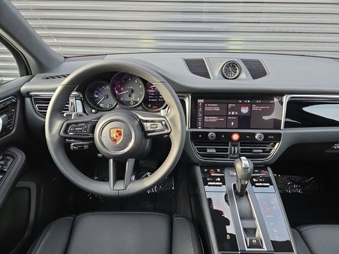 Certified 2026 Porsche Macan image 8